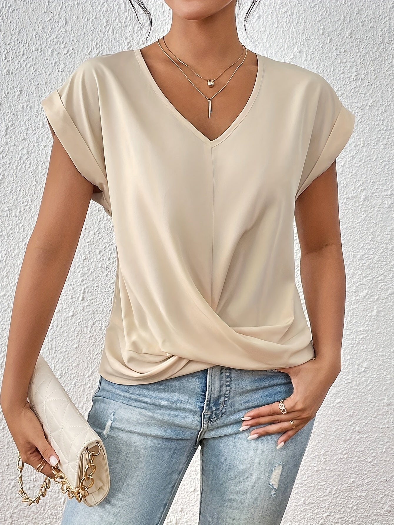 Ella | Comfortable T-shirt with an elegant neckline