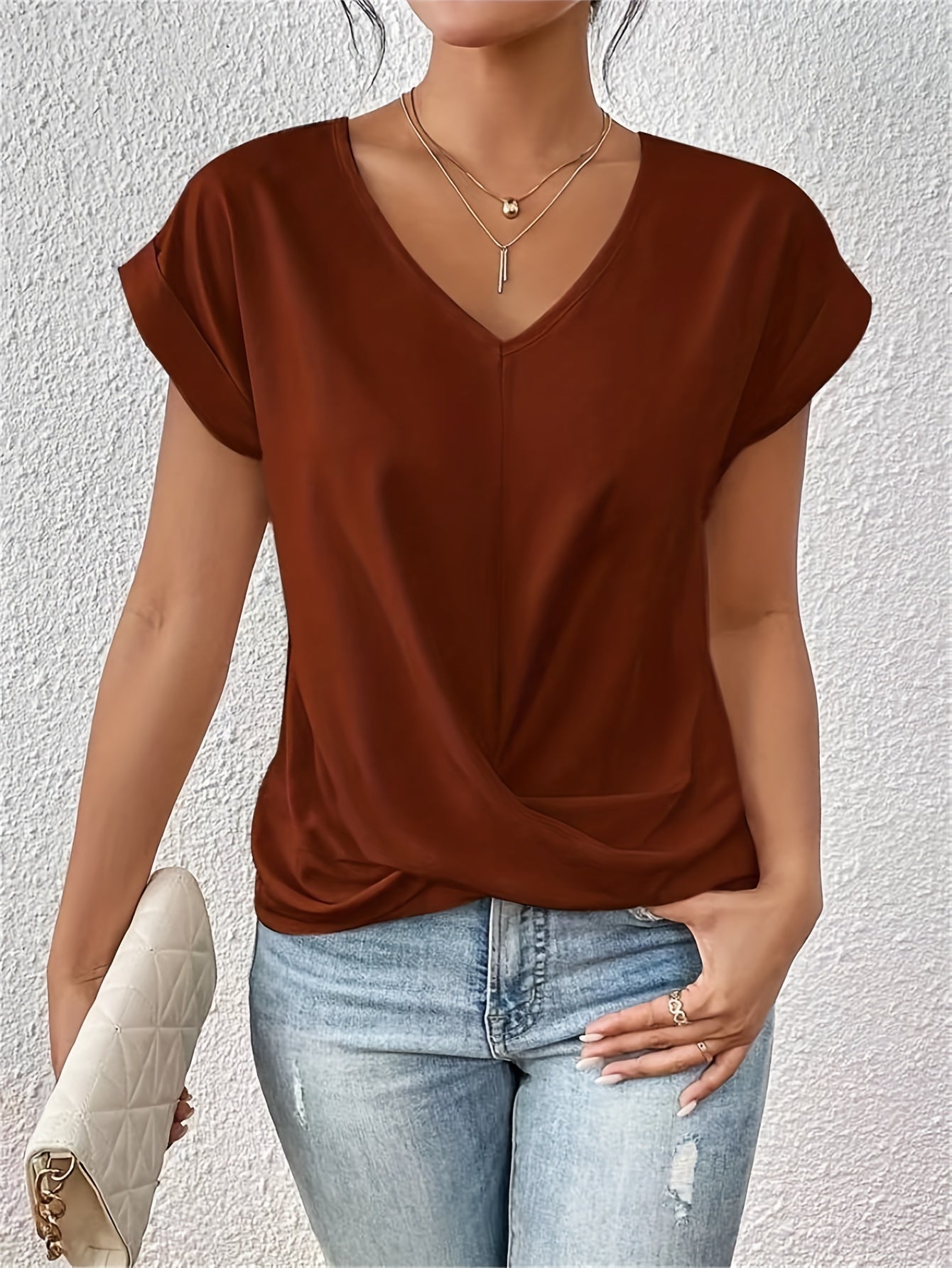 Ella | Comfortable T-shirt with an elegant neckline